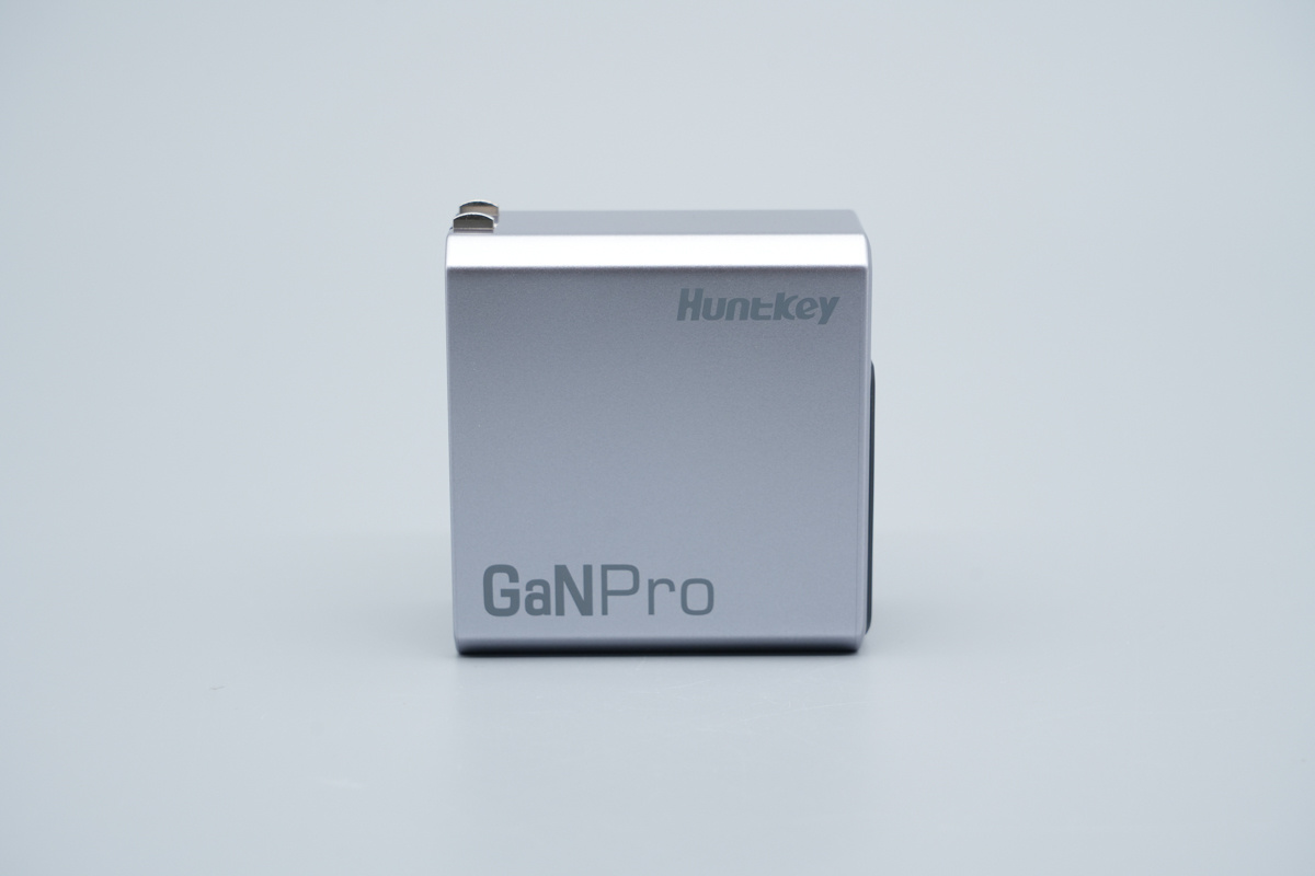 HuntKey航嘉140W 2C1A氮化镓充电器 HKC14028050-0B1