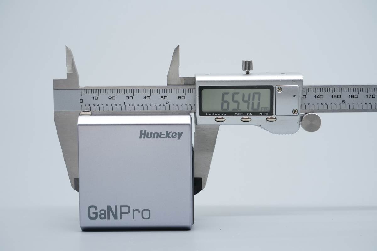 HuntKey航嘉140W 2C1A氮化镓充电器 HKC14028050-0B1