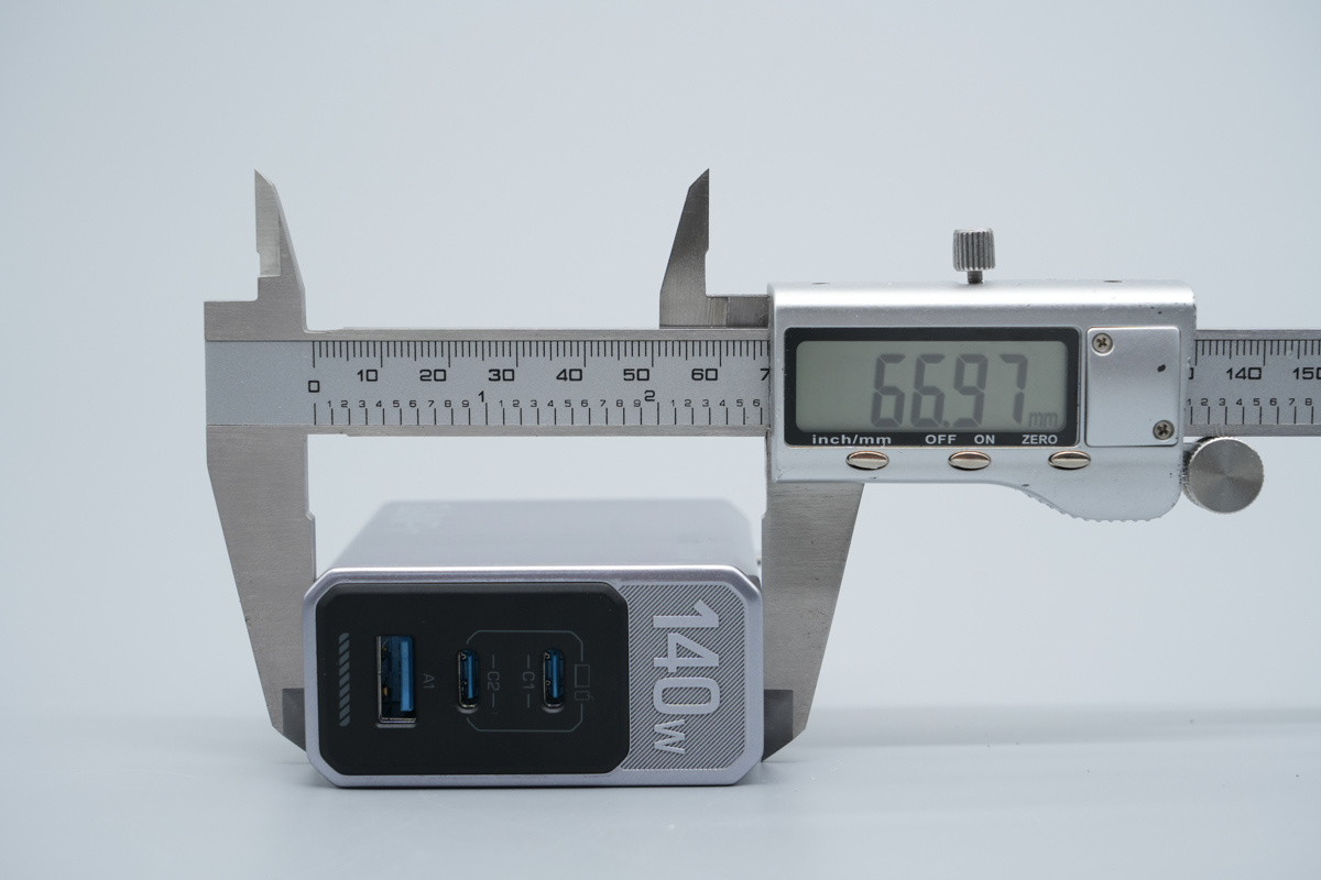 HuntKey航嘉140W 2C1A氮化镓充电器 HKC14028050-0B1