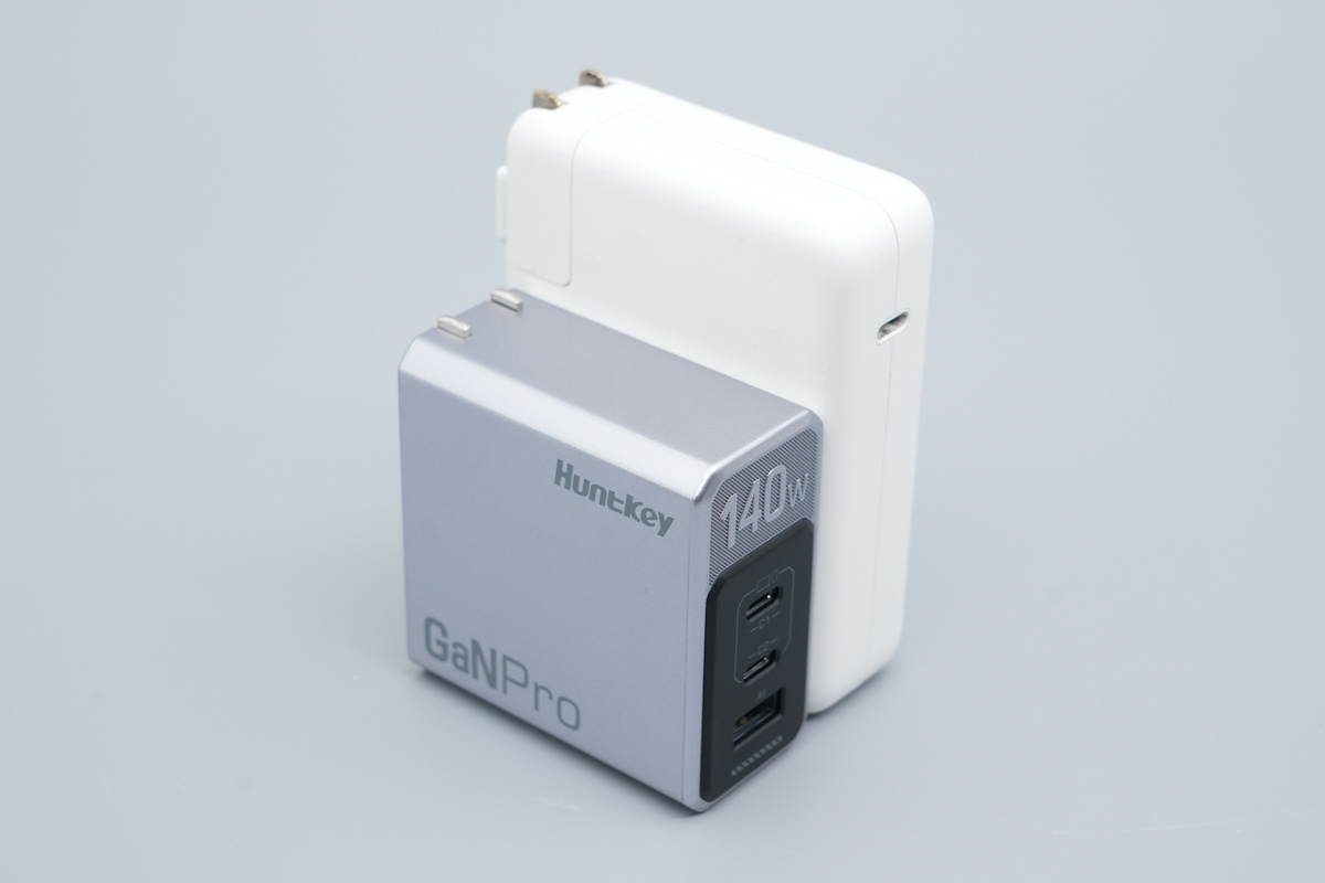HuntKey航嘉140W 2C1A氮化镓充电器 HKC14028050-0B1