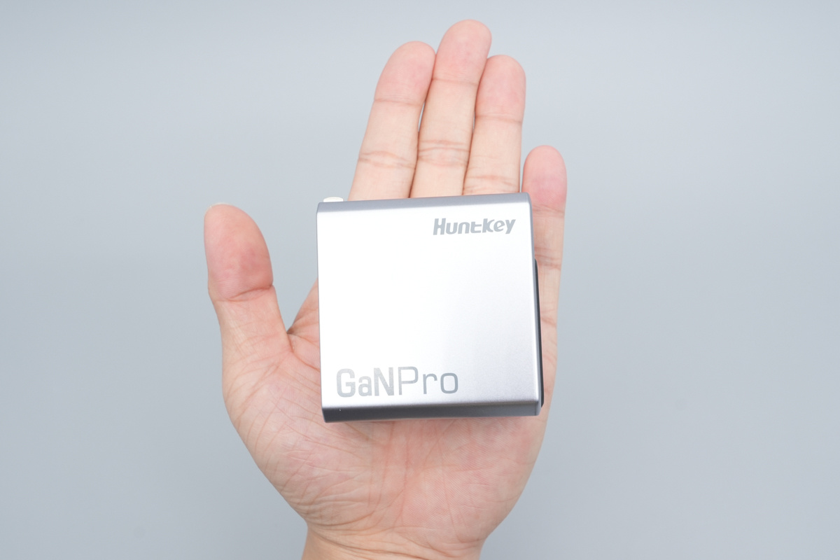 HuntKey航嘉140W 2C1A氮化镓充电器 HKC14028050-0B1