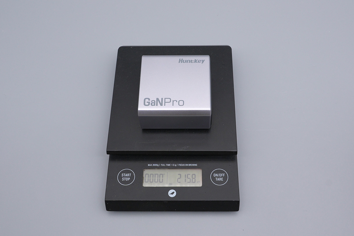 HuntKey航嘉140W 2C1A氮化镓充电器 HKC14028050-0B1