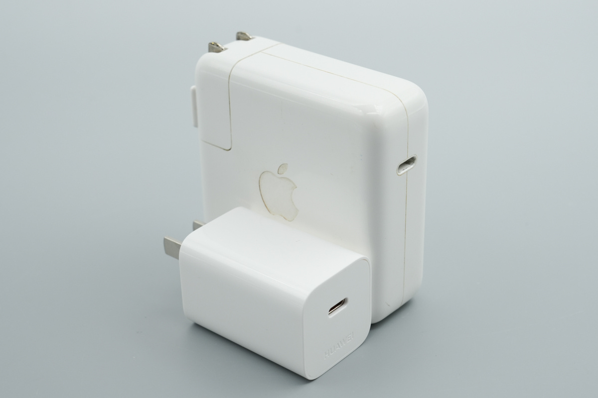 华为 66W 冰糖全能氮化镓充电器 HW-110600C05