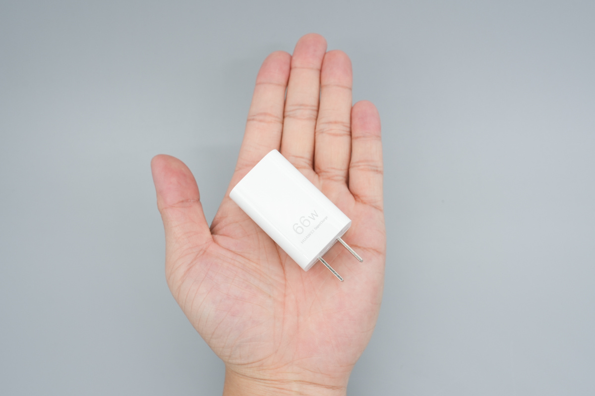 华为 66W 冰糖全能氮化镓充电器 HW-110600C05