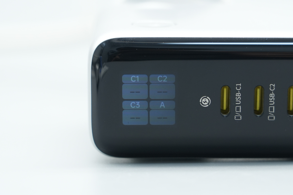 Baseus倍思140W 3C1A智能数显氮化镓充电器 E01207