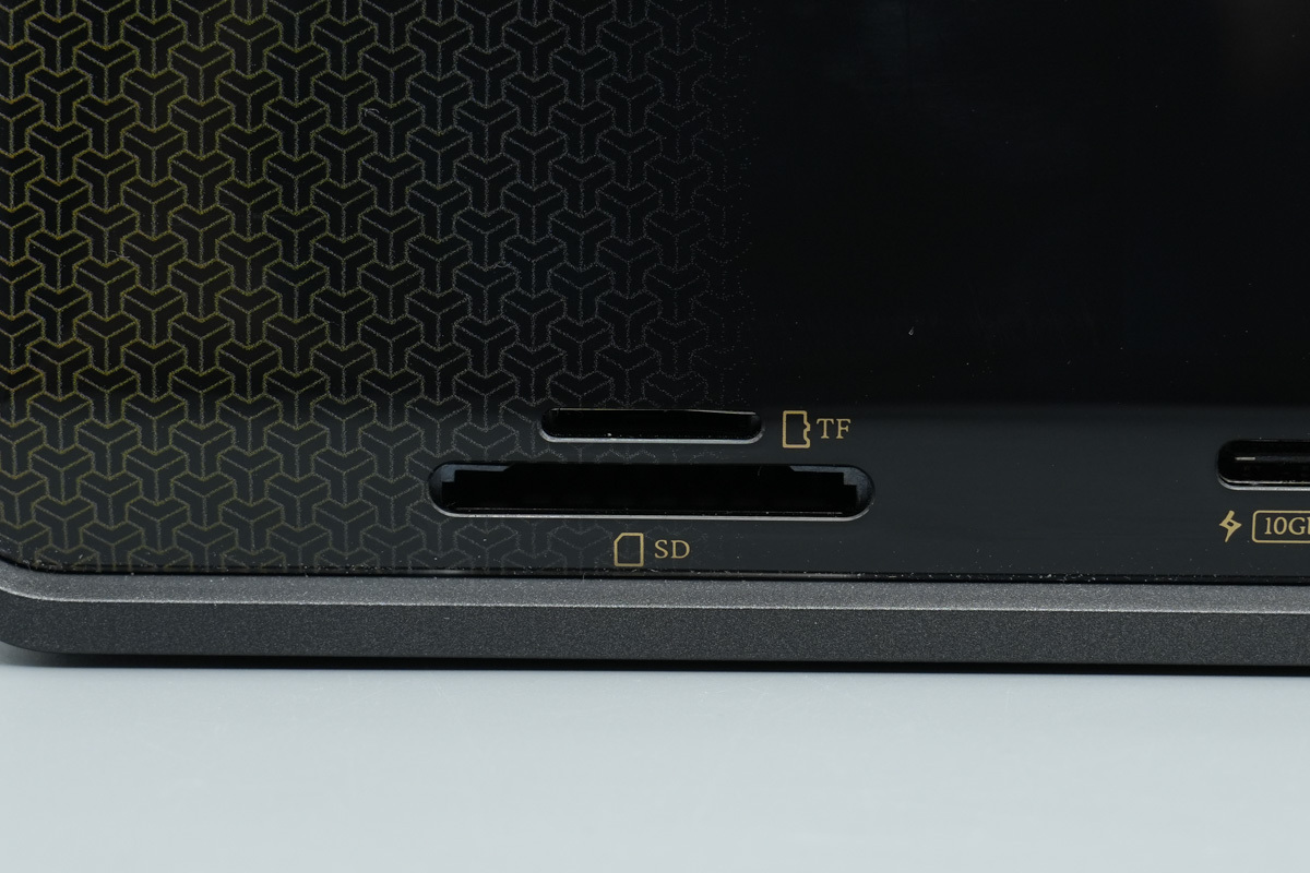 Anker 安克14合1心猿桌面拓展坞 A83B3