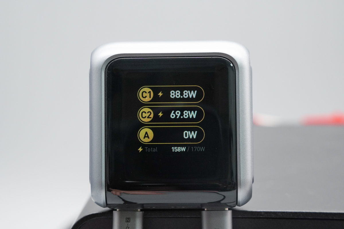 奥海170W Ai动画屏智能车充 AOC-S009