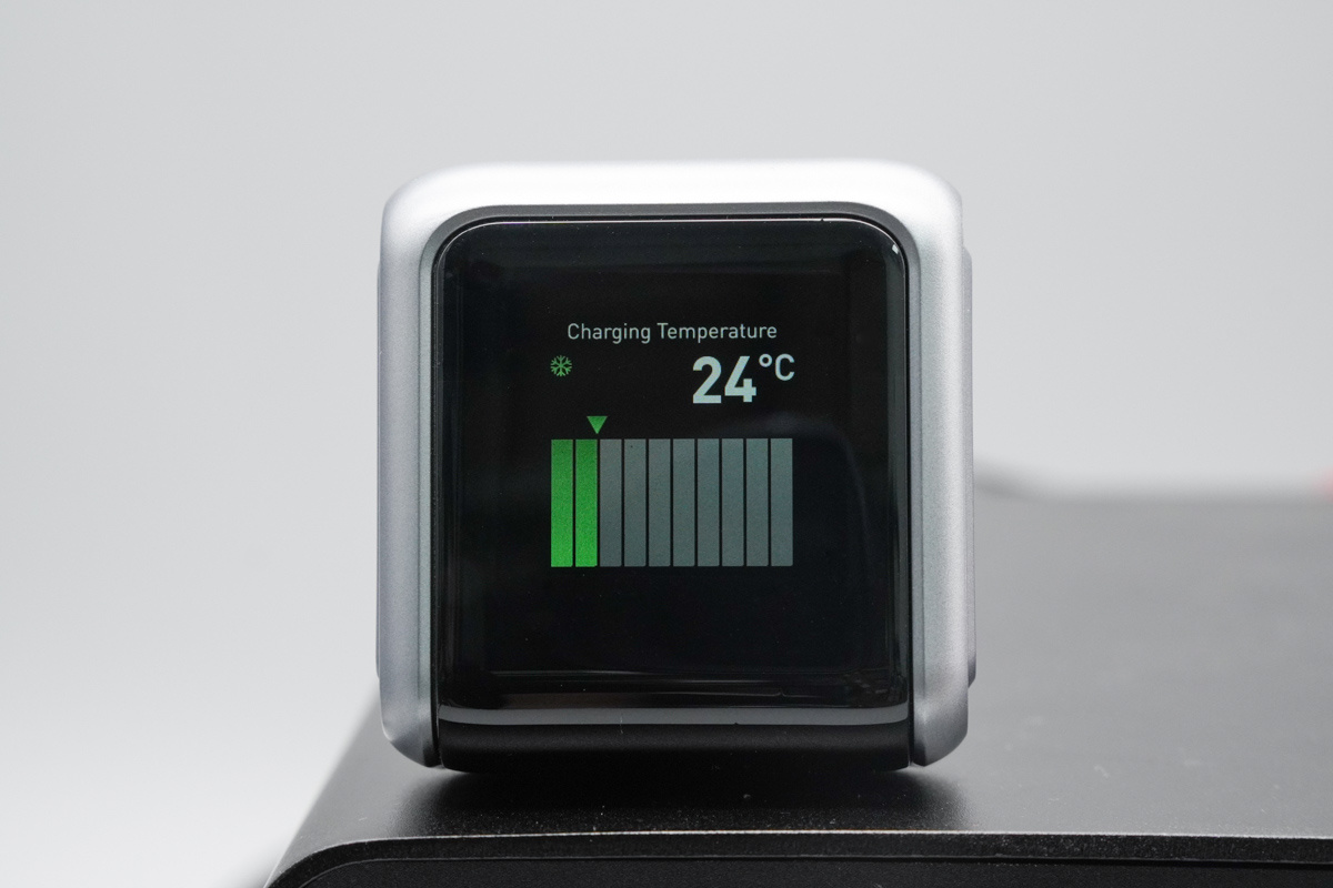 奥海170W Ai动画屏智能车充 AOC-S009