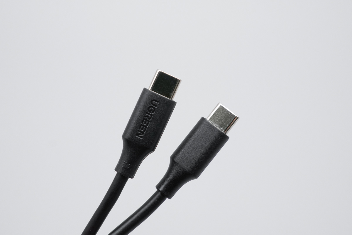 绿联能量湃Pro 200W自带线充电宝 PB728