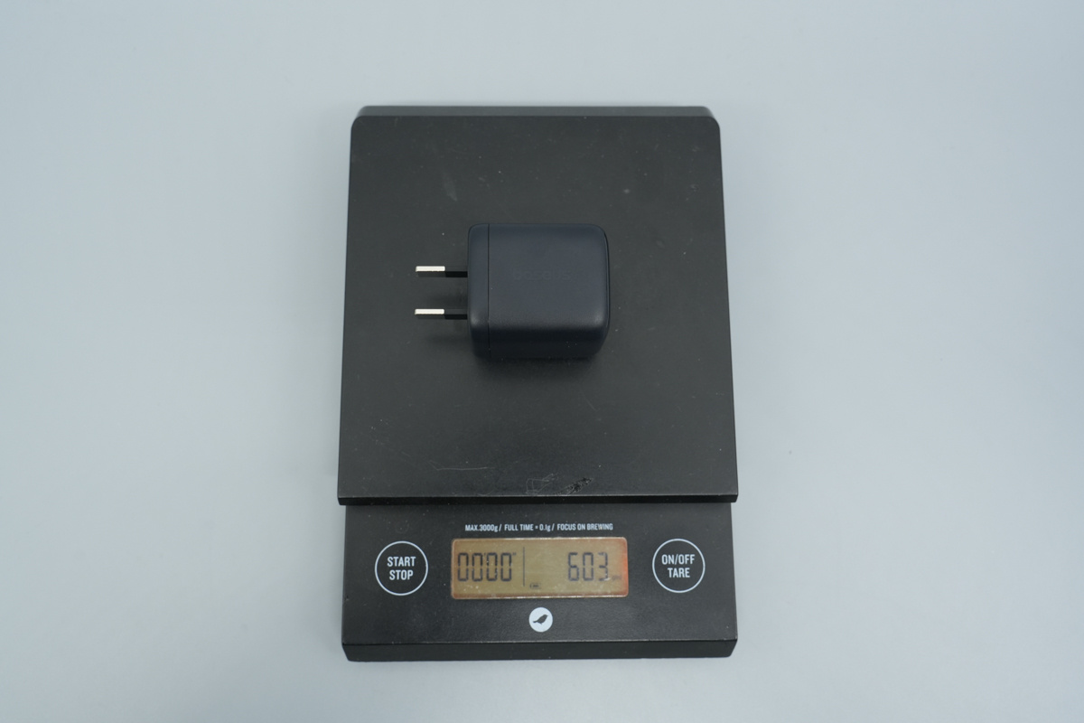 Baseus倍思45W PD3.2氮化镓充电器 E01234