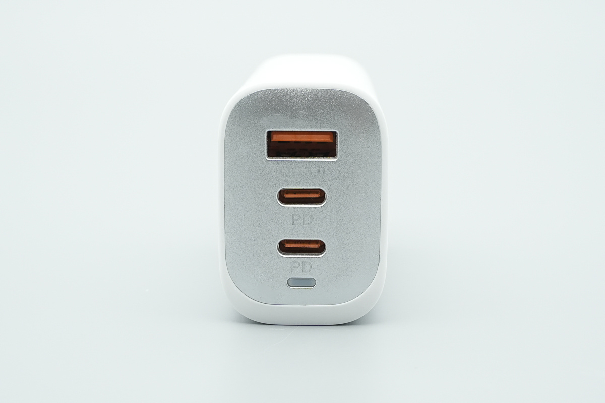 SOMOSTEL 65W 2C1A碳化硅快充充电器 SMS-Q109