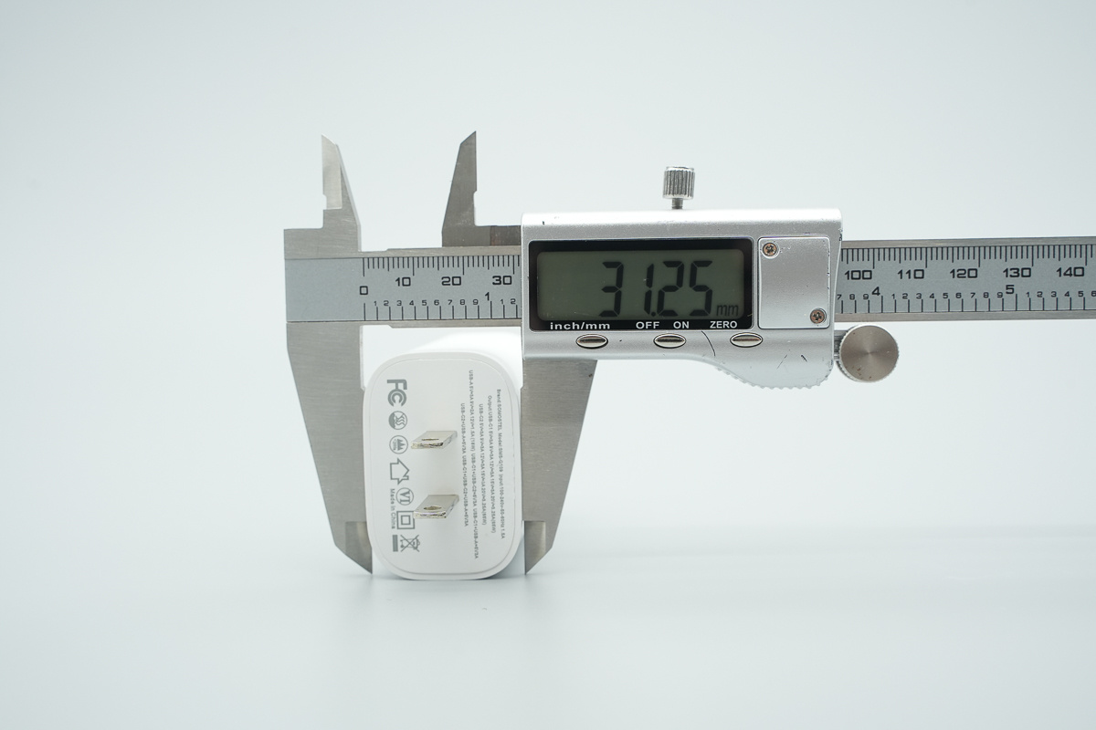 SOMOSTEL 65W 2C1A碳化硅快充充电器 SMS-Q109