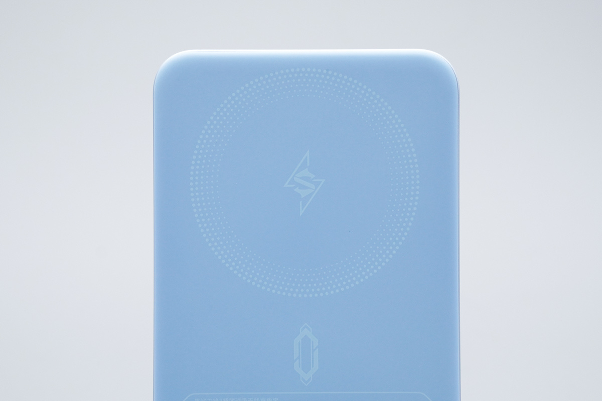 黑鲨刀锋3磁吸充电宝 BPB15