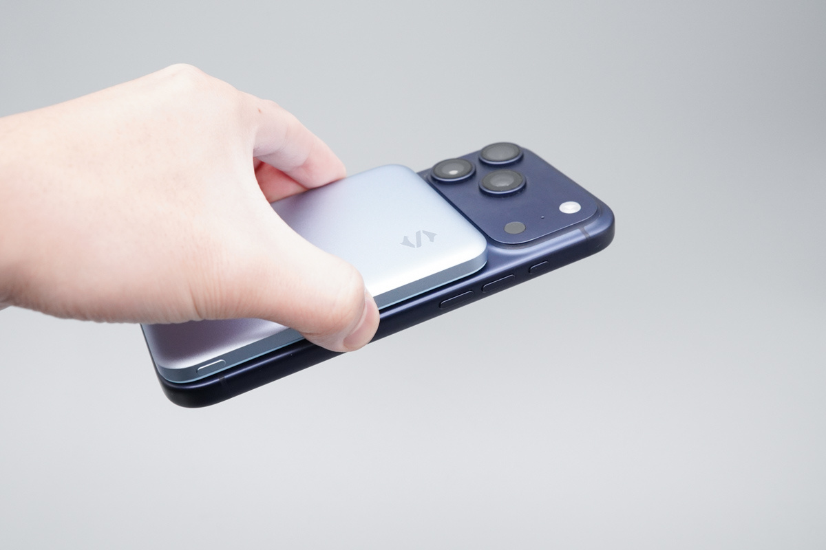 黑鲨刀锋3磁吸充电宝 BPB15