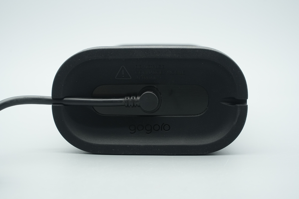 Gogoro智慧电动机车电池充电器 GC21