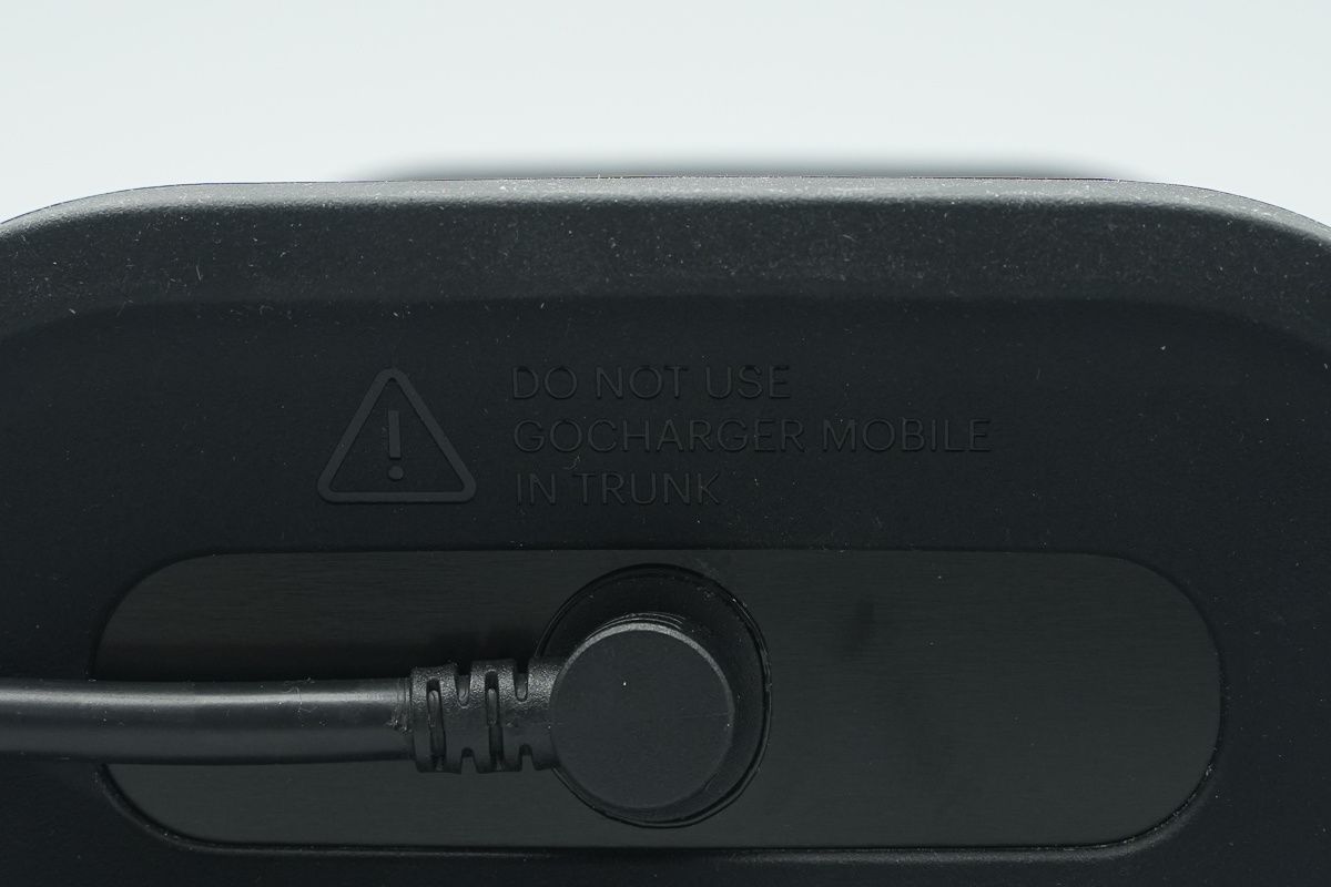 Gogoro智慧电动机车电池充电器 GC21