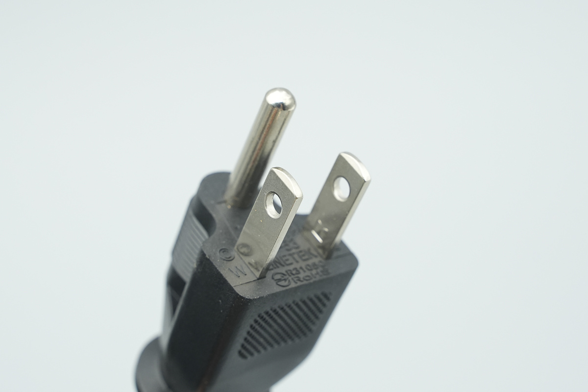 Gogoro智慧电动机车电池充电器 GC21