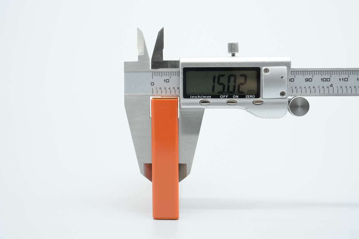 摩米士半固态电池10000mAh磁吸移动电源