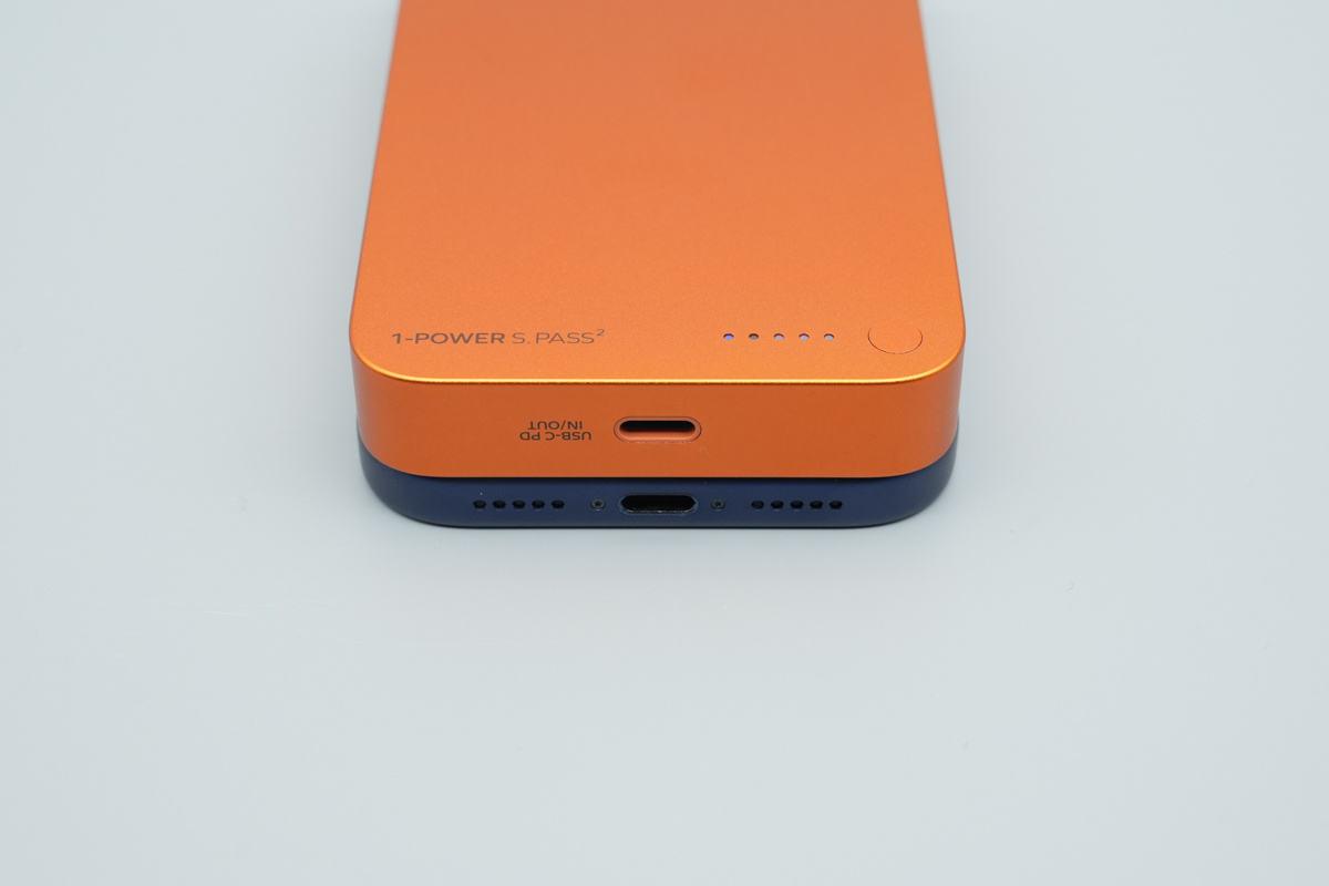 摩米士半固态电池10000mAh磁吸移动电源