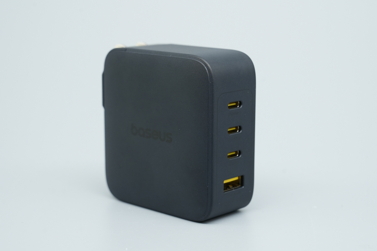 Baseus倍思140W 3C1A四口氮化镓充电器 E0120K