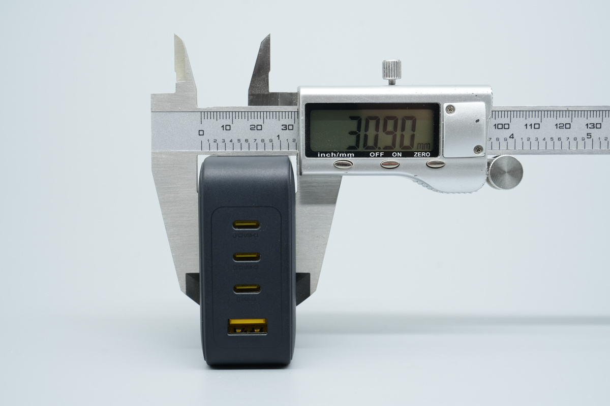 Baseus倍思140W 3C1A四口氮化镓充电器 E0120K