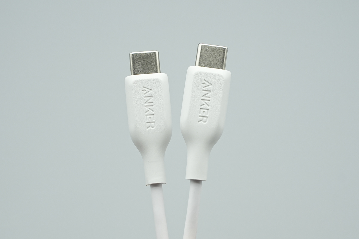 Anker Nano 屏显智能盾磁吸充电宝 A110Z