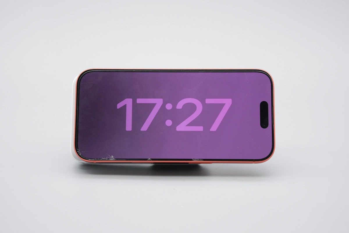 Anker Nano 屏显智能盾磁吸充电宝 A110Z