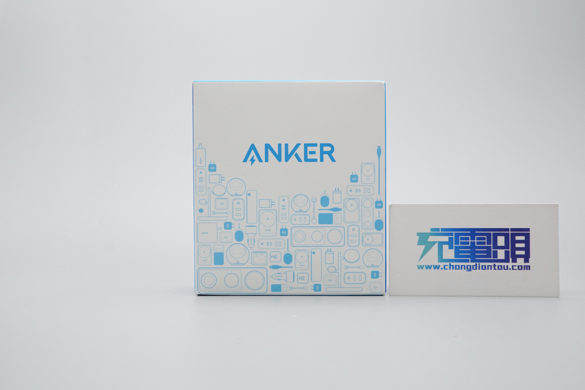 Anker Zolo 智能盾自带线充电宝 A1116