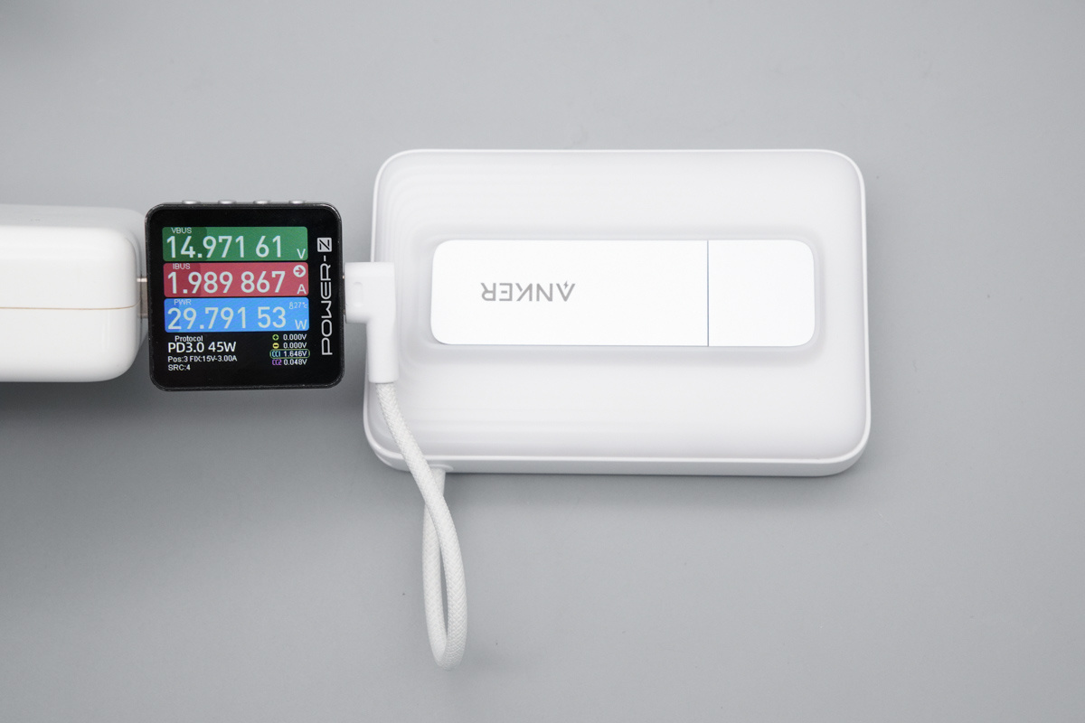 Anker Zolo 智能盾自带线充电宝 A1116