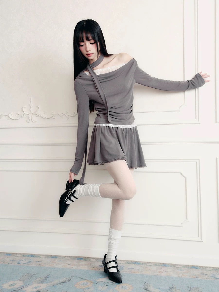 Off-Shoulder Layered Set-up（オフショルダーレイヤードセットアップ）