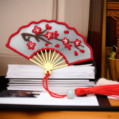 手工刺繡送男友車掛飾