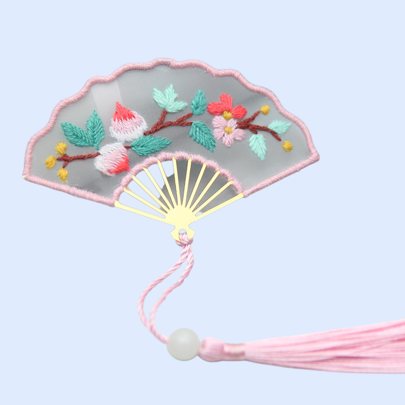 手工刺繡送男友車掛飾