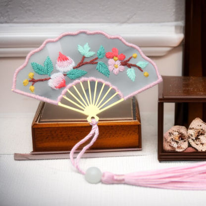 手工刺繡送男友車掛飾