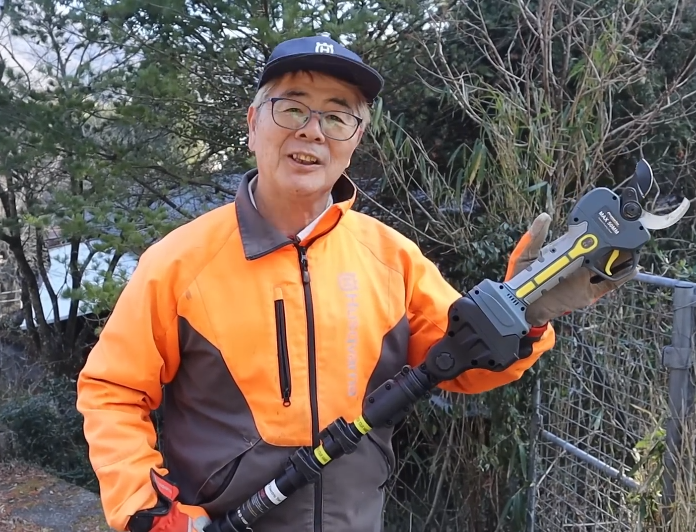 【業界Topの50mm電動鋏】電動剪定バサミ バッテリ付き マキタ互換 予備上刃1個付き 品番:PR-E50