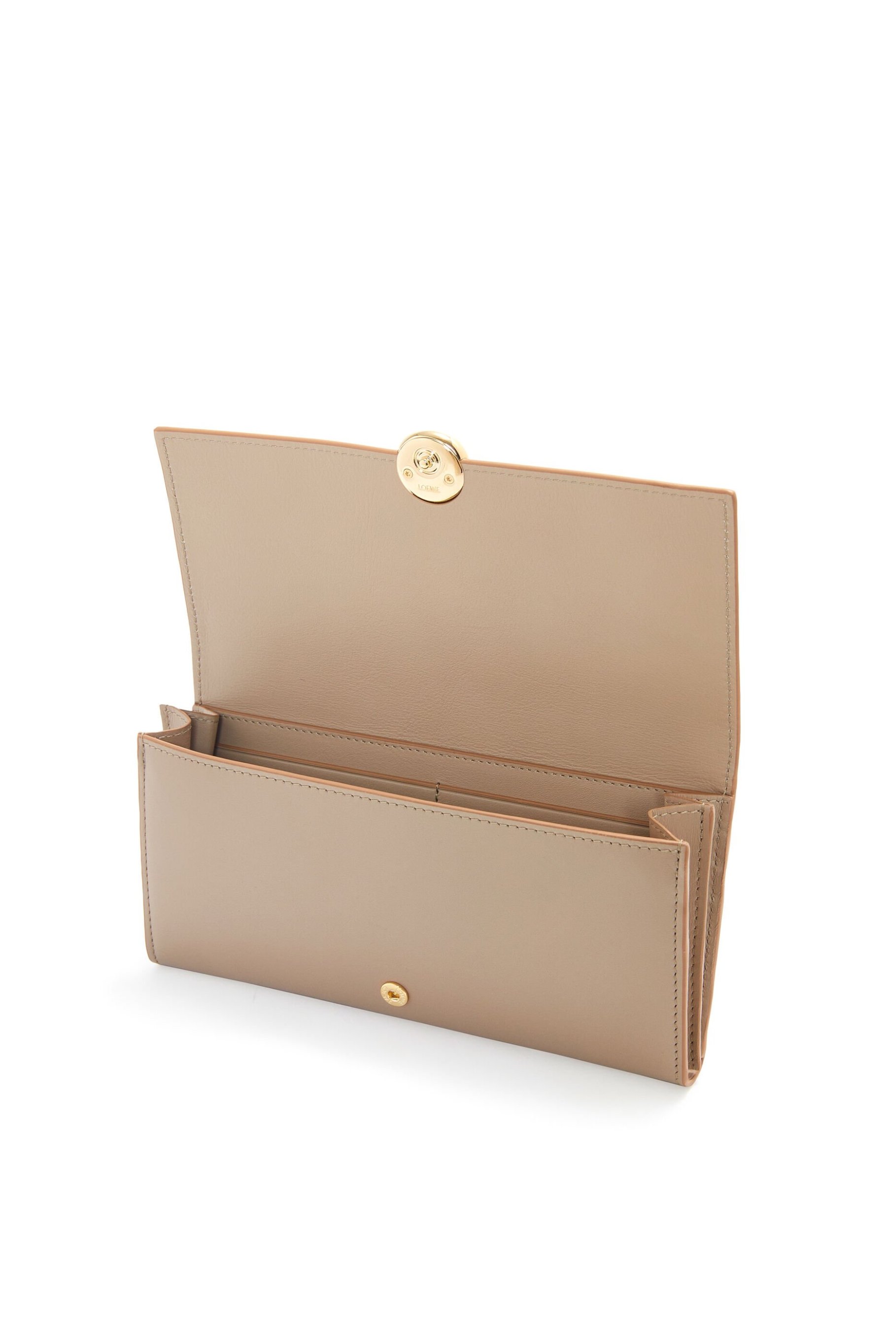 ぺブル コンティネンタル ウォレット（シャイニーナパカーフ）