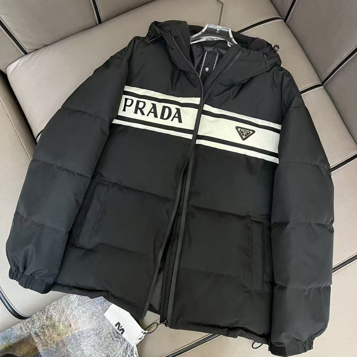 【大人気】PRADA Re-Nylonギャバジン製ダウンジャケット