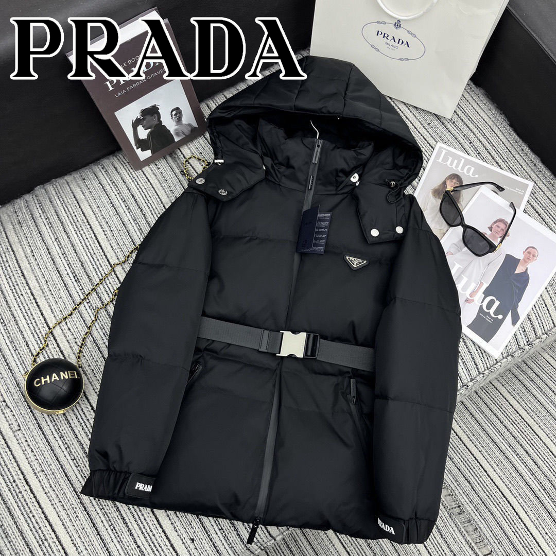 【PRADA】セール！大人気モデル    ダウンジャケット