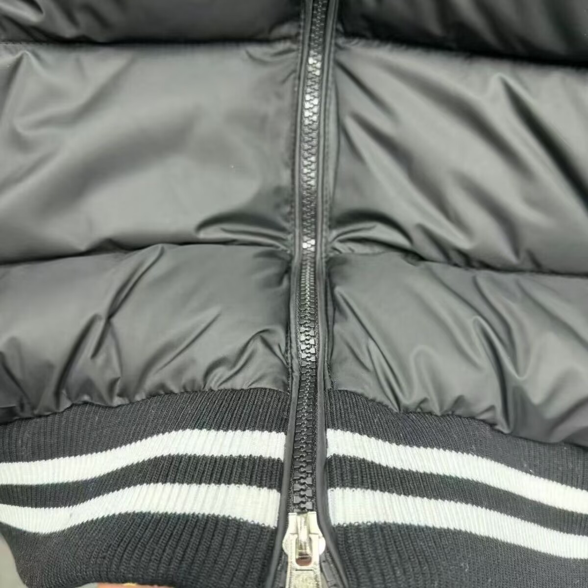 【 MONCLER 】ダウンパディング入り カーディガン