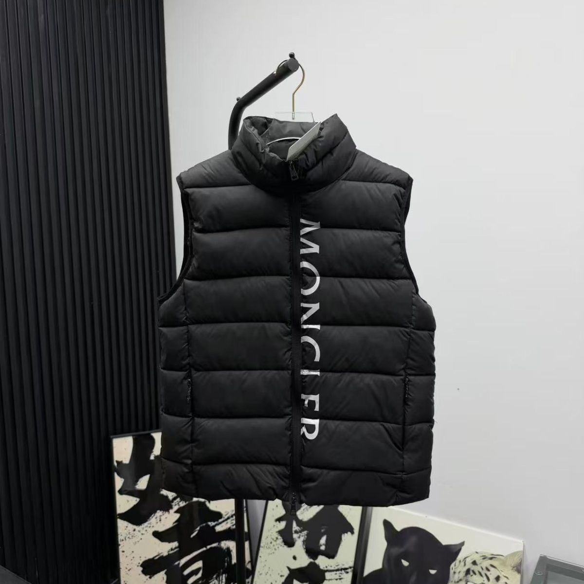 【MONCLER】Cenisベスト ダウン ジレ ナイロン ロゴ フード