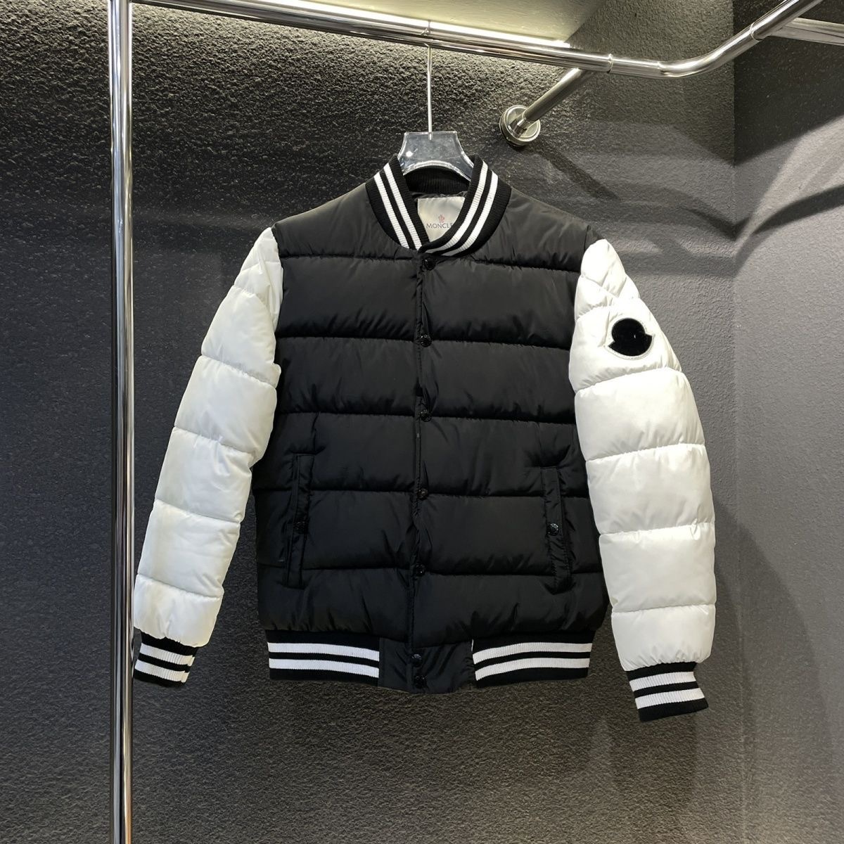 【MONCLER】新作もセール！LATELTIN ネイビー