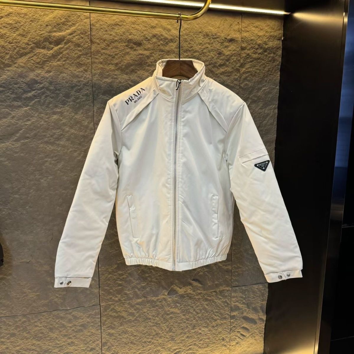 ☆送料関税込☆PRADA フード付  ブルゾンジャケット☆