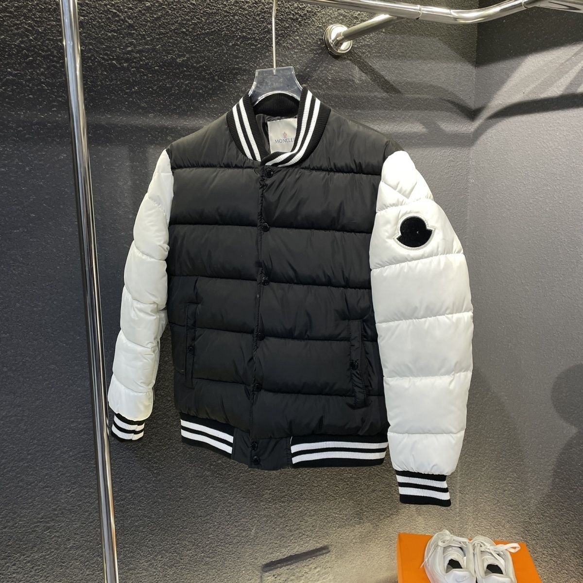 【MONCLER】新作もセール！LATELTIN ネイビー