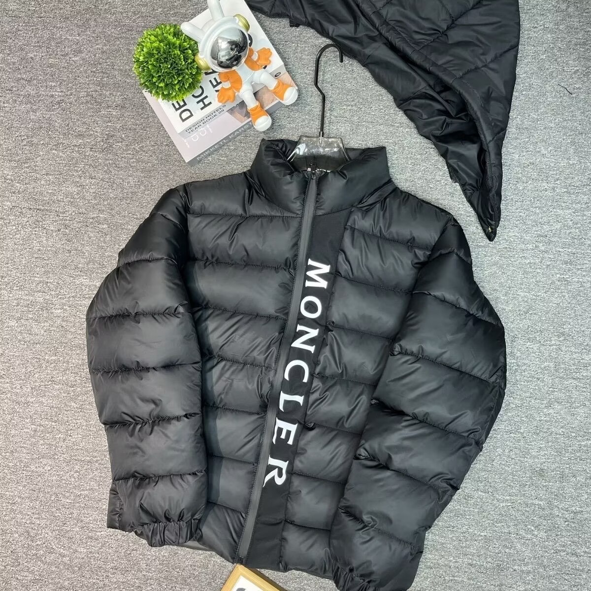 MONCLER ダウンジャケット UME JACKET