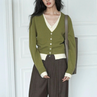 เสื้อคาร์ดิแกนถักสองชิ้นปลอมสีเขียว