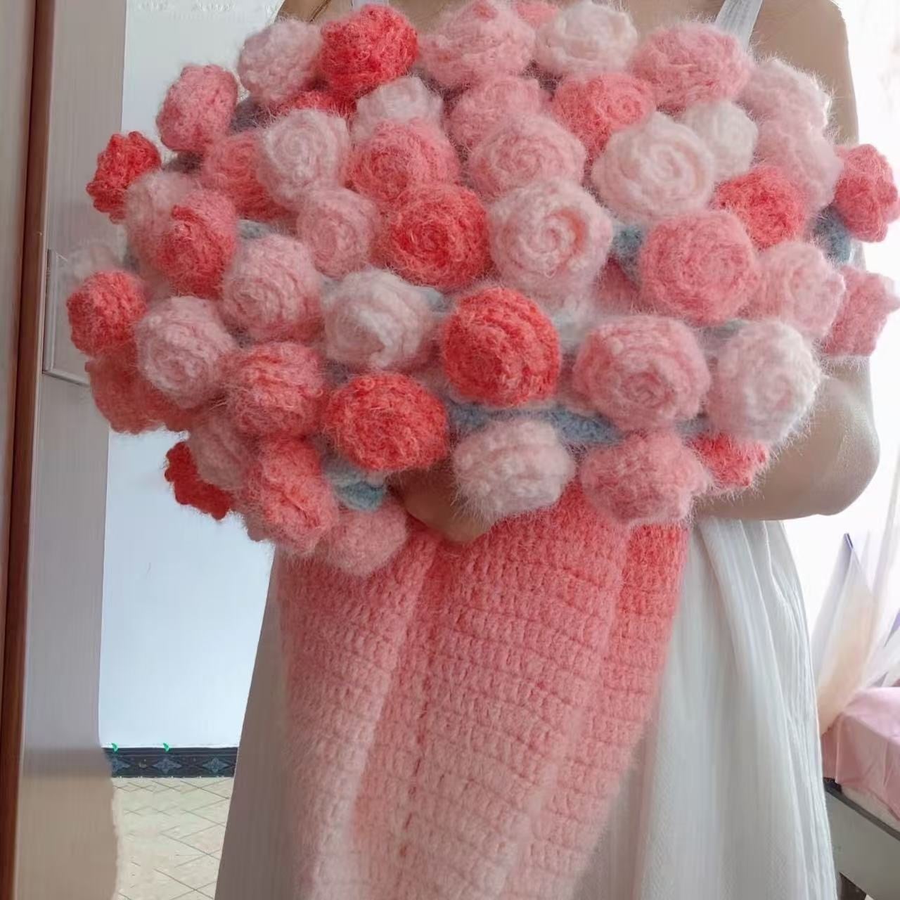 Y 123 .【手編み材料キット】グラデーションカラーのバラ編み毯 - 自分