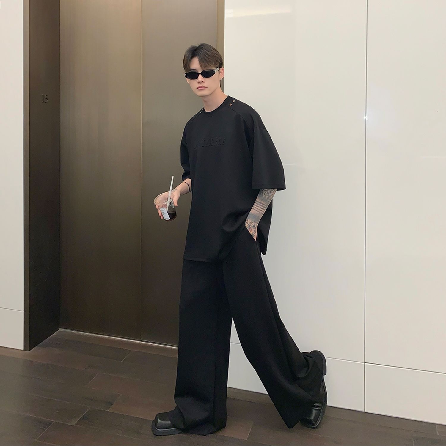 【整套】高街痞帥休閑寬松短袖t恤+運動直筒闊腿褲兩件套