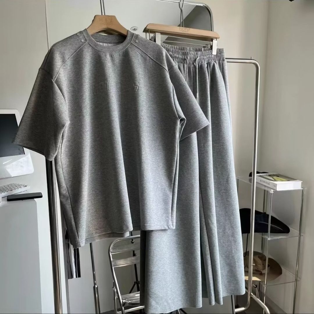 【整套】高街痞帥休閑寬松短袖t恤+運動直筒闊腿褲兩件套