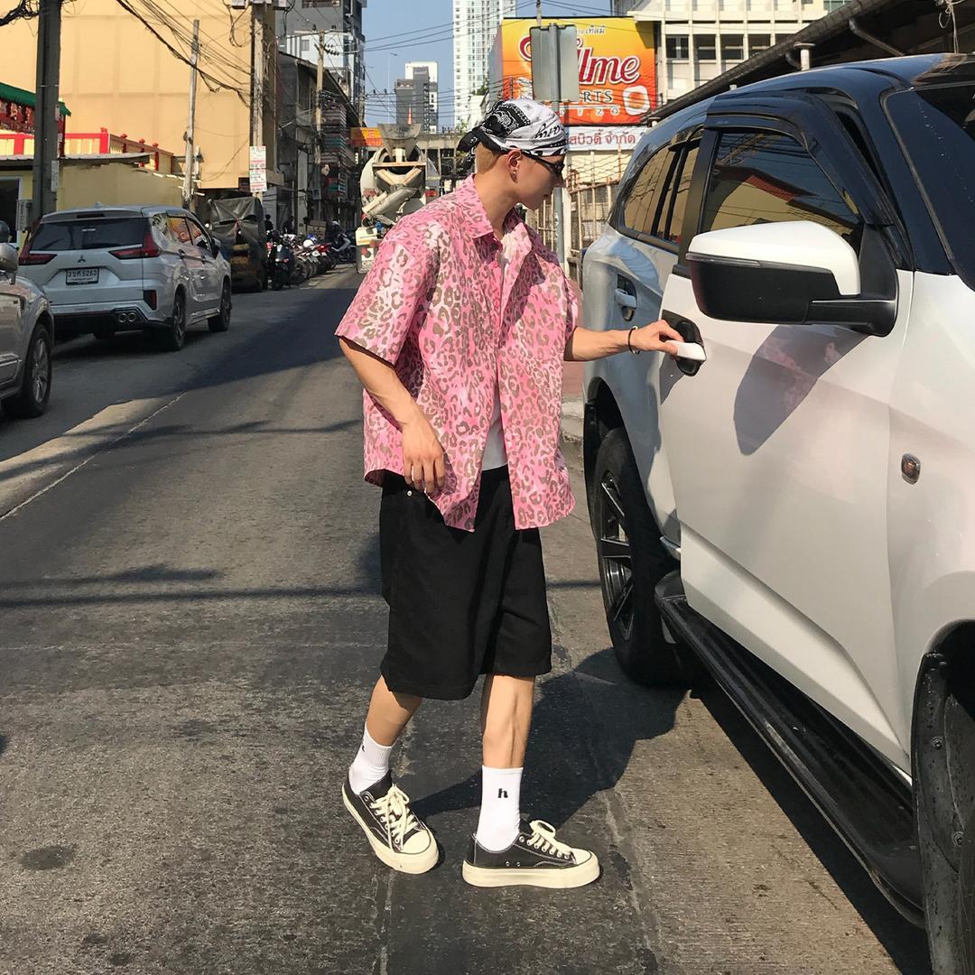 美式時尚設計感休閒粉豹紋短袖襯衫