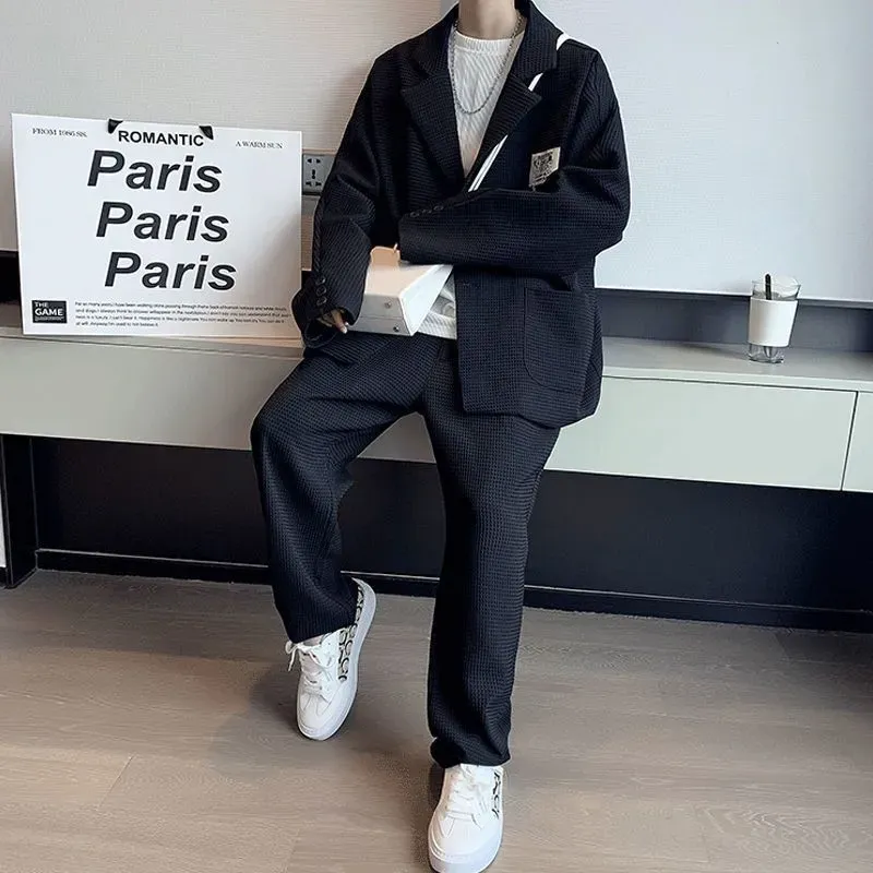 【單件/套裝】華夫格高級感輕熟痞帥西裝外套+白色長袖T恤+黑色百搭休閑褲+項鏈四件套裝