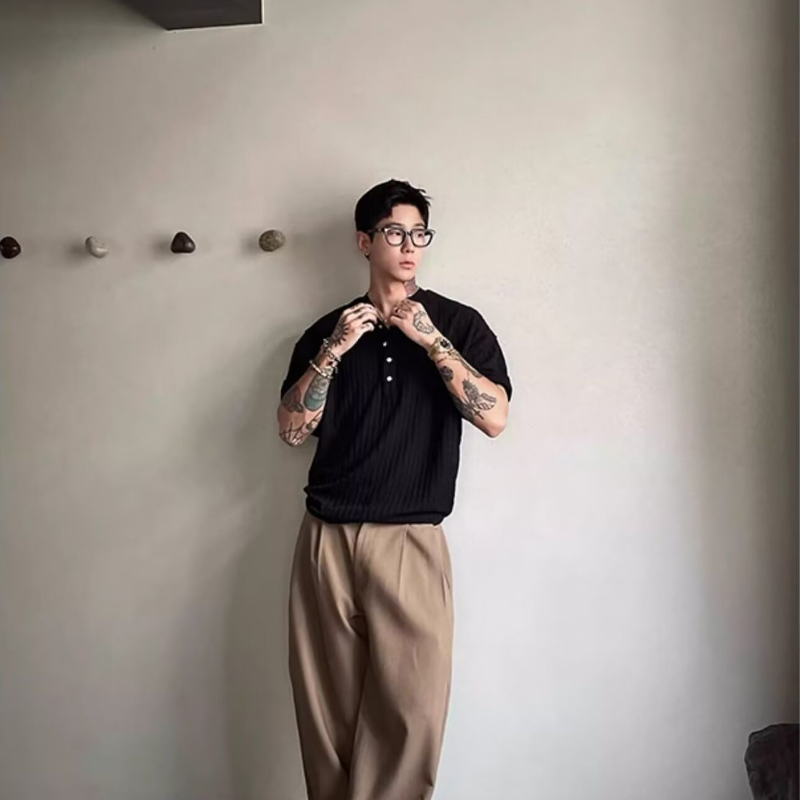 肌理褶皺軟糯感亨利領修身V領短袖t恤